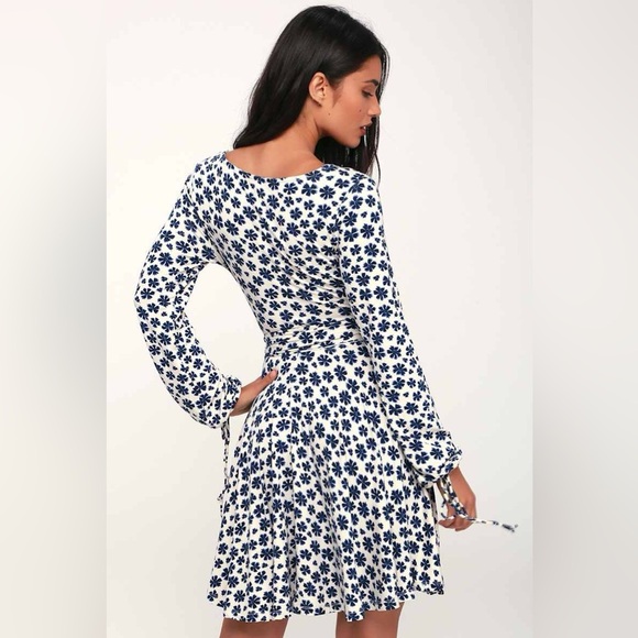 Free People Pradera Ivory Floral Wrap Mini Dress – Size Medium - Picture 2 of 6